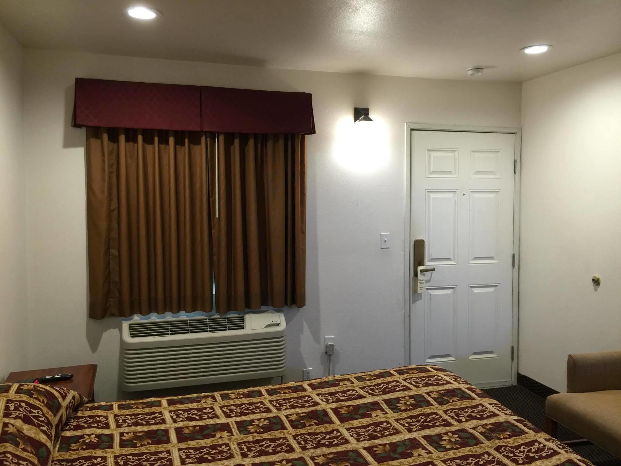 Escondido Inn Экстерьер фото